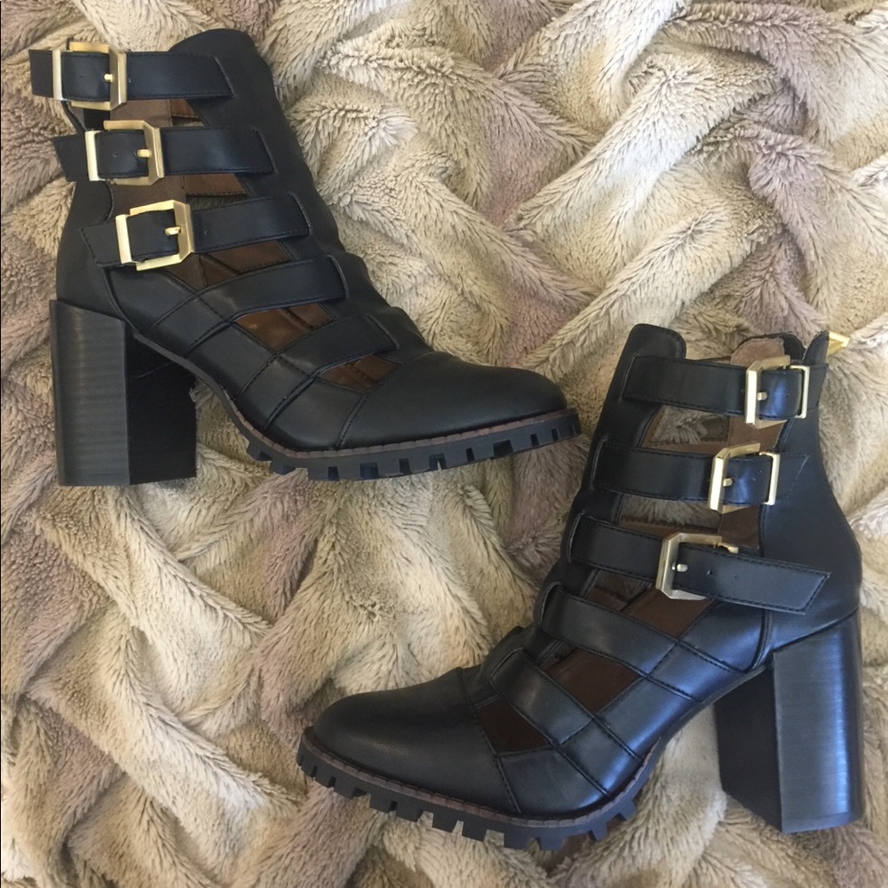 NWOT REPORT Signature Boots